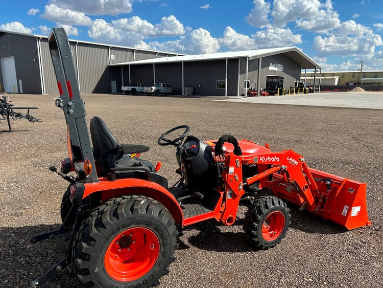 2024 Kubota B2601HSD with Loader ONLY 3 hours
