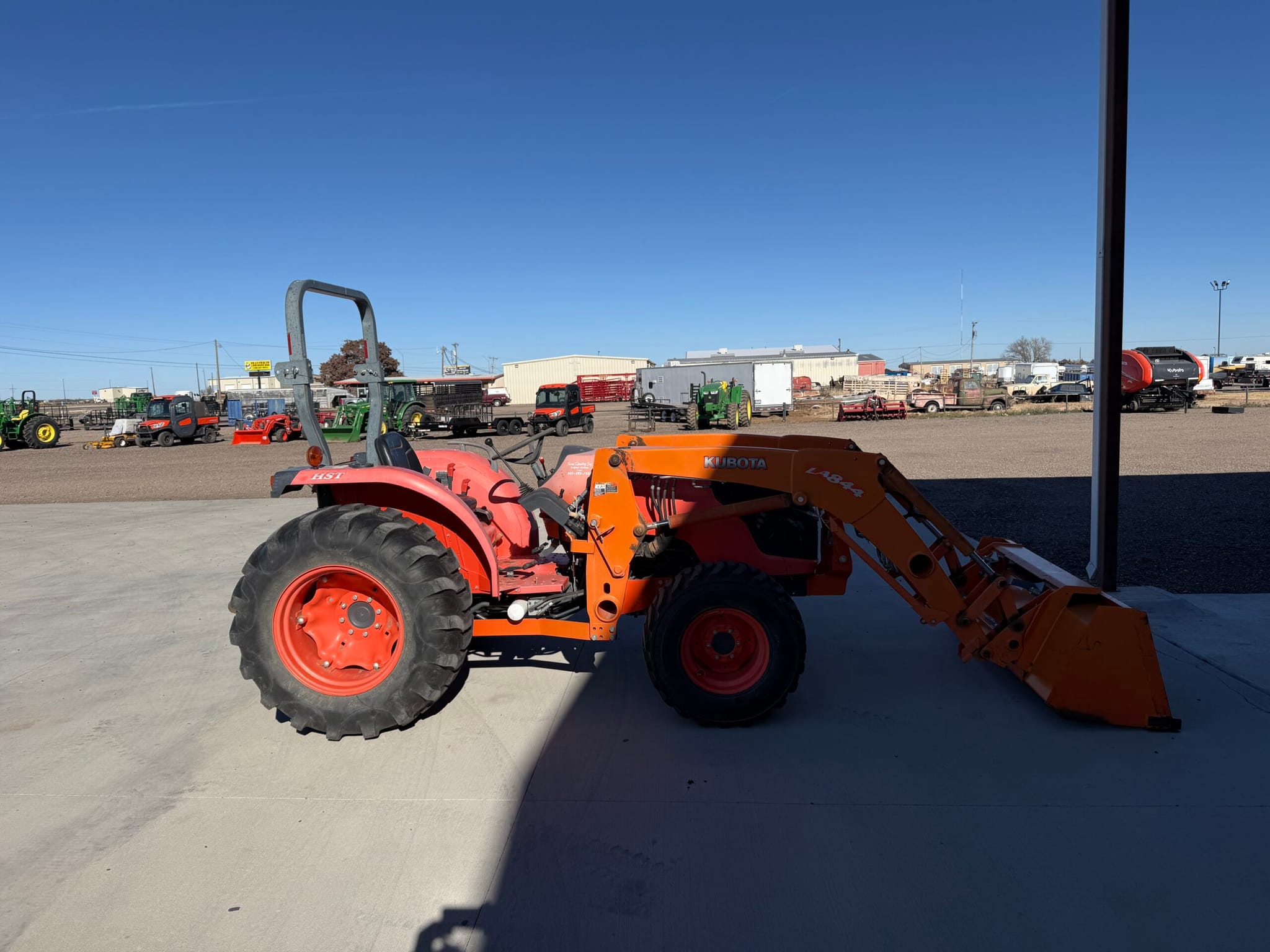 Kubota MX4700HST with Loader!